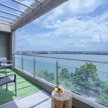 Grey Stone - Lakefront Penthouse Family Rooms コールハープル エクステリア 写真