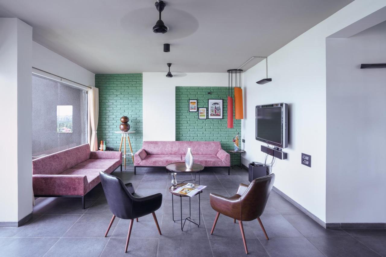 Grey Stone - Lakefront Penthouse Family Rooms コールハープル エクステリア 写真