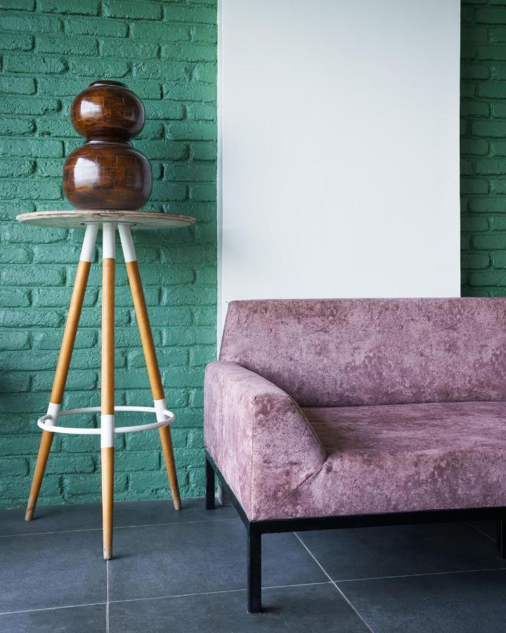 Grey Stone - Lakefront Penthouse Family Rooms コールハープル エクステリア 写真
