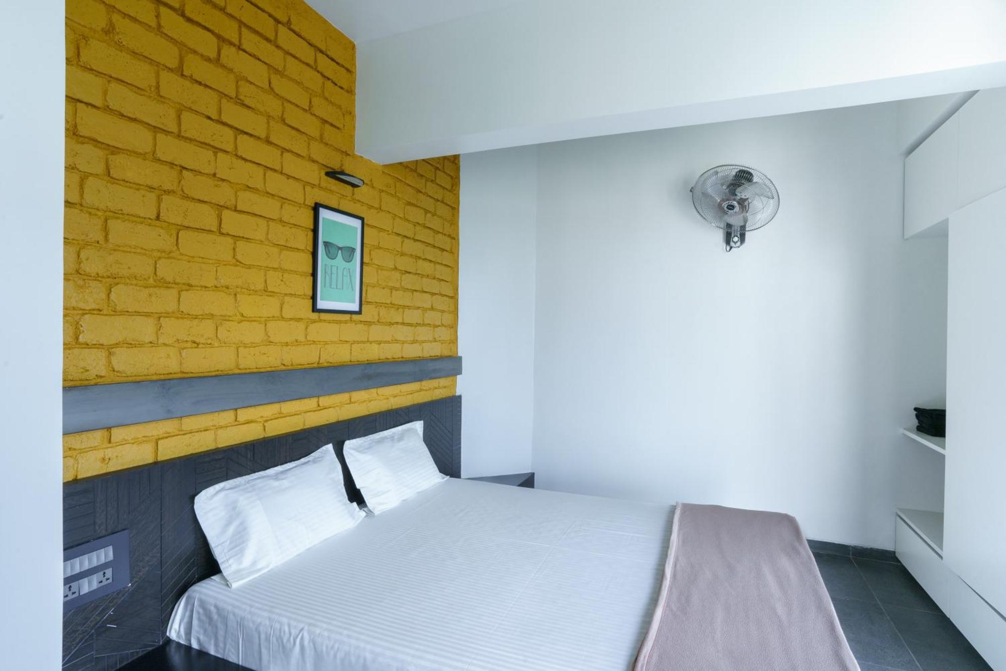 Grey Stone - Lakefront Penthouse Family Rooms コールハープル エクステリア 写真
